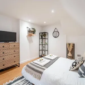 Perfect Couple 1 Bed Cosy Beach Bournemouth