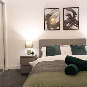 https://richmond-village-apartments.cardiffhotelswales.com