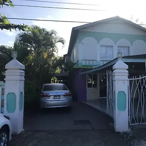https://seascape-apartments.comcaribbean.com